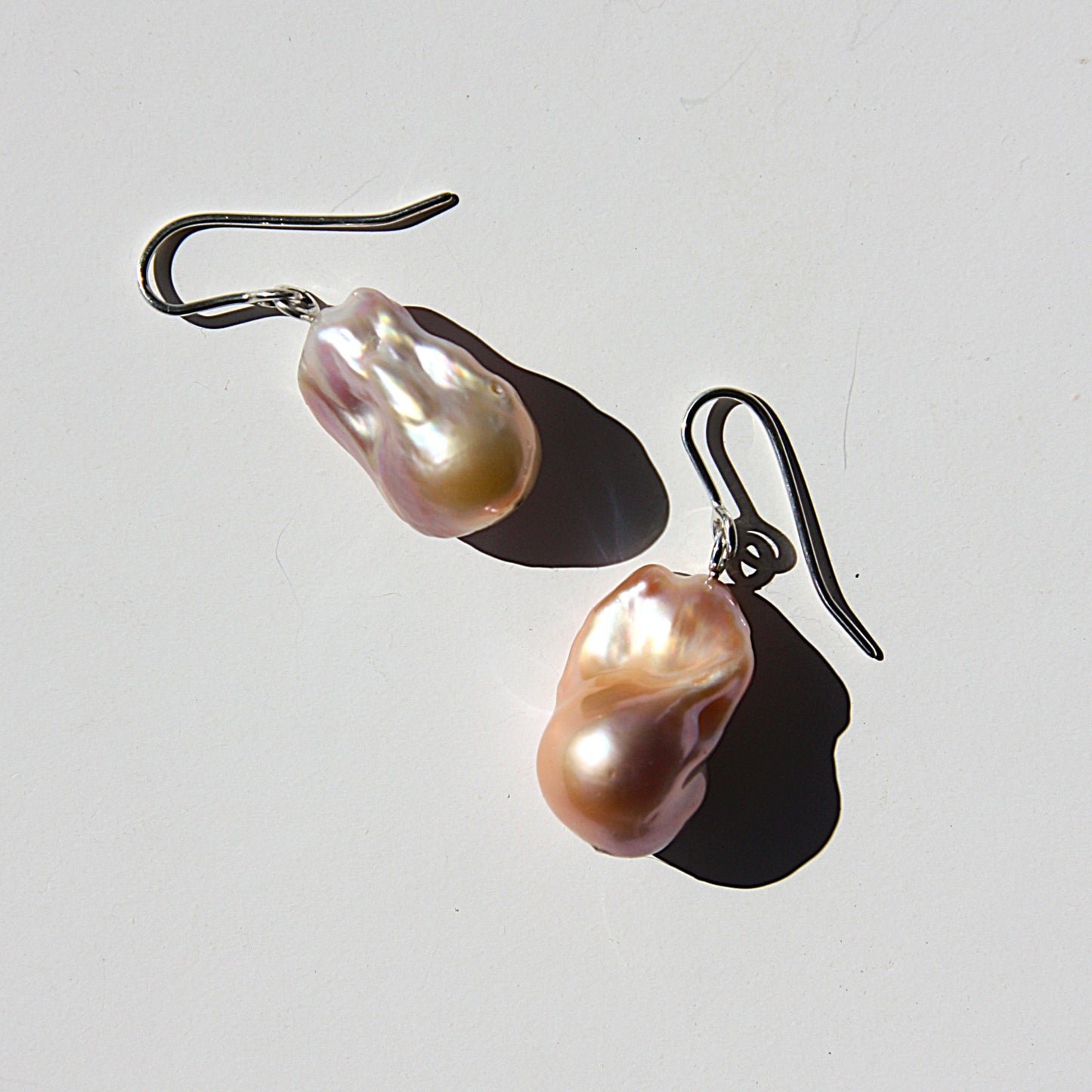 Baroque pearl earrings