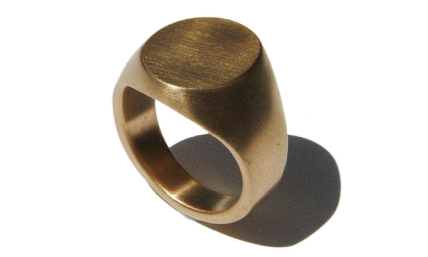 Men's oval signet ring