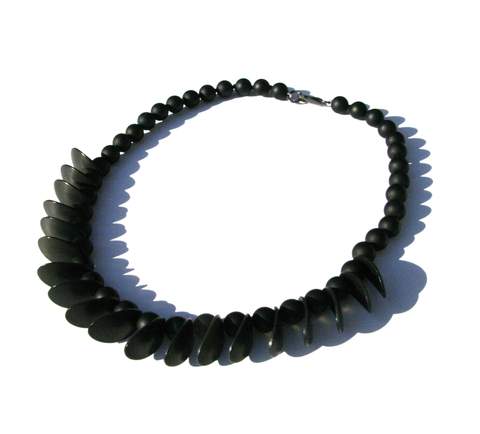Onyx necklace with black ovals