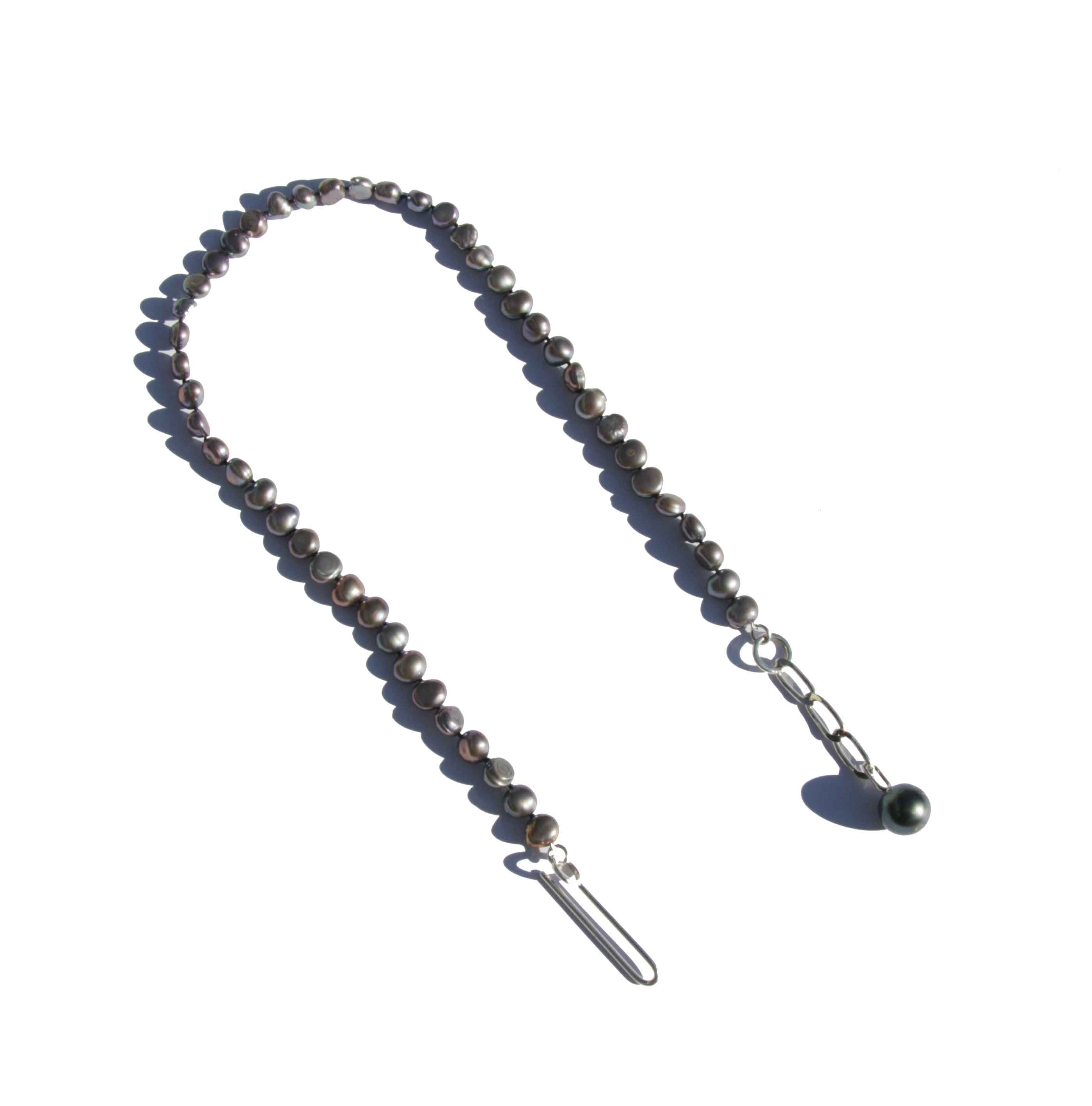 Black pearl lariat