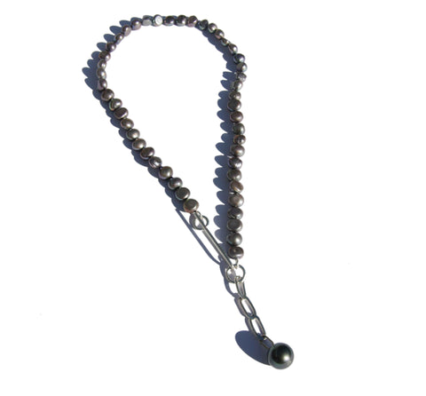 Black pearl lariat