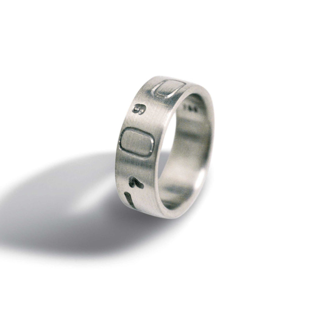 'Dated' white gold wedding band